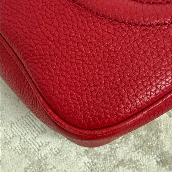 Authentic Gucci Soho Disco Red Pebbled Leather Crossbody w/ Dust Bag - Picture 14 of 15